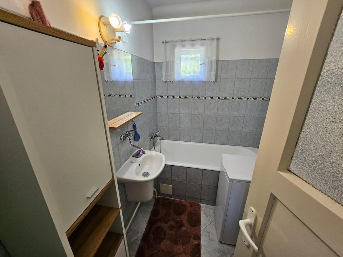 Apartman Lara Sturovo Ngoại thất bức ảnh